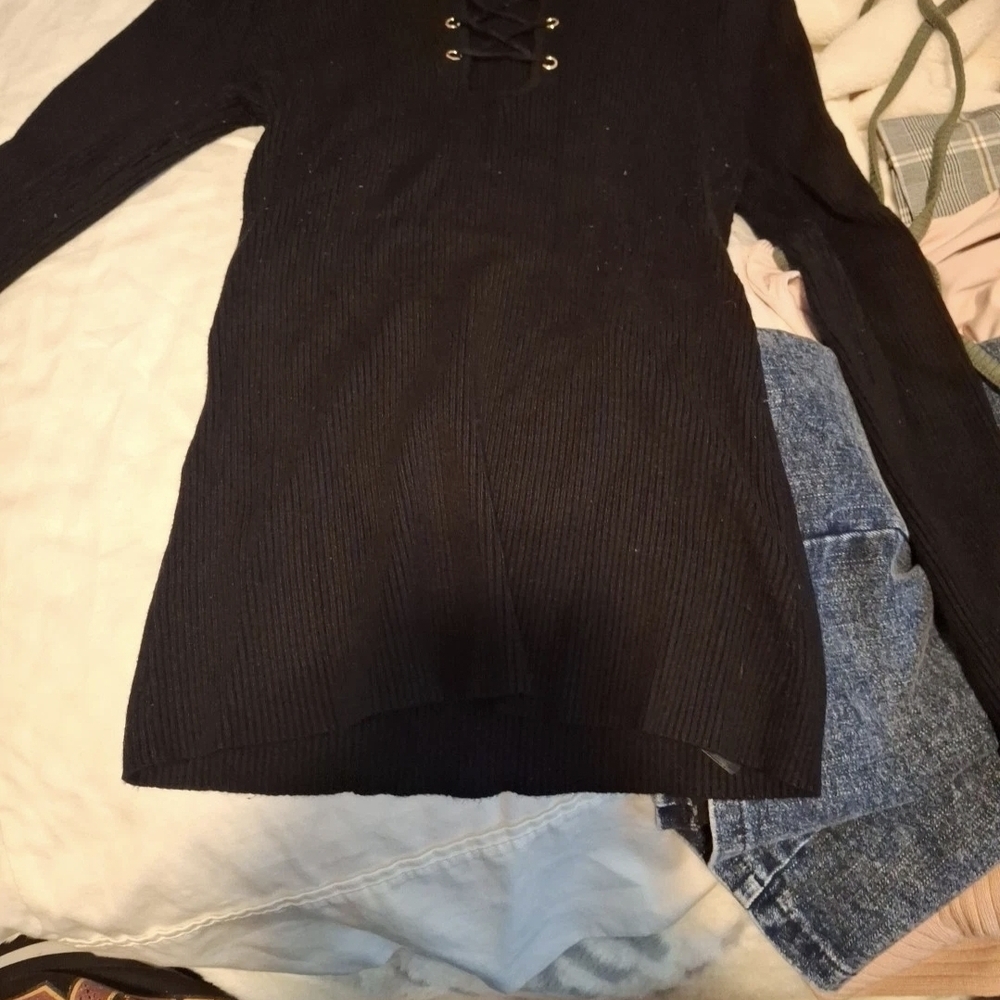 Black Lace-Up Ribbed V-Neck Sweater
